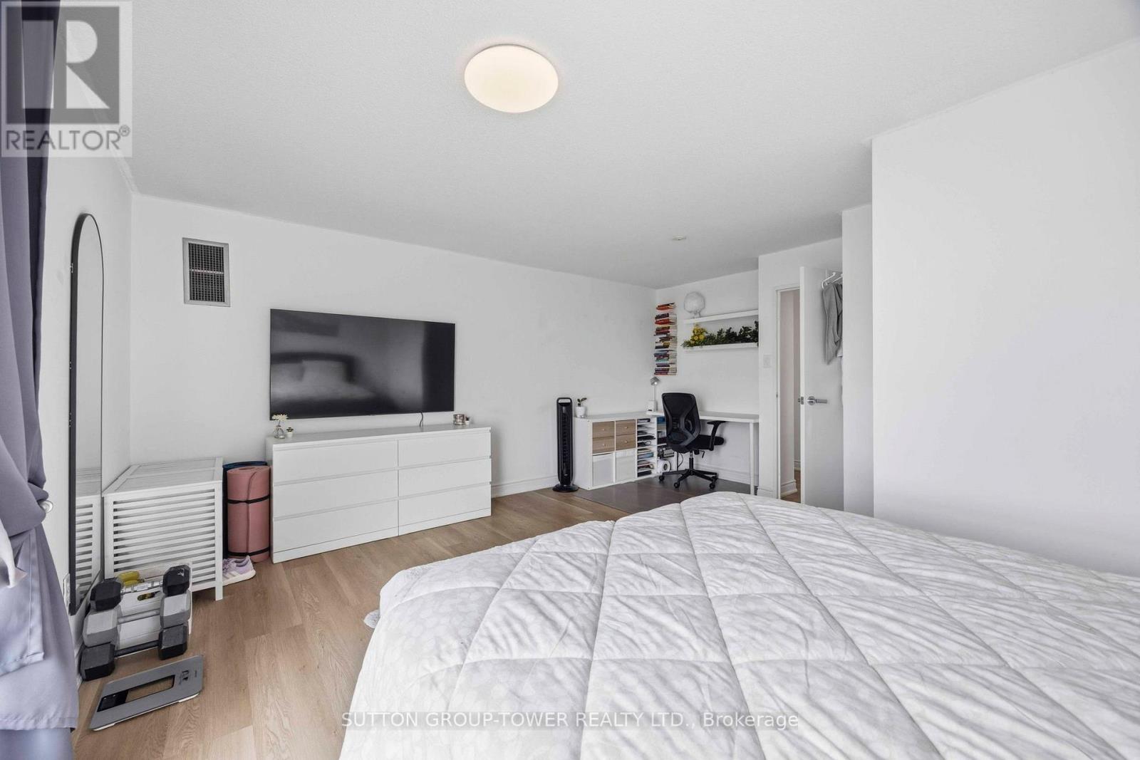 1901 - 3077 Weston Road, Toronto, Ontario  M9M 3A1 - Photo 17 - W12970126