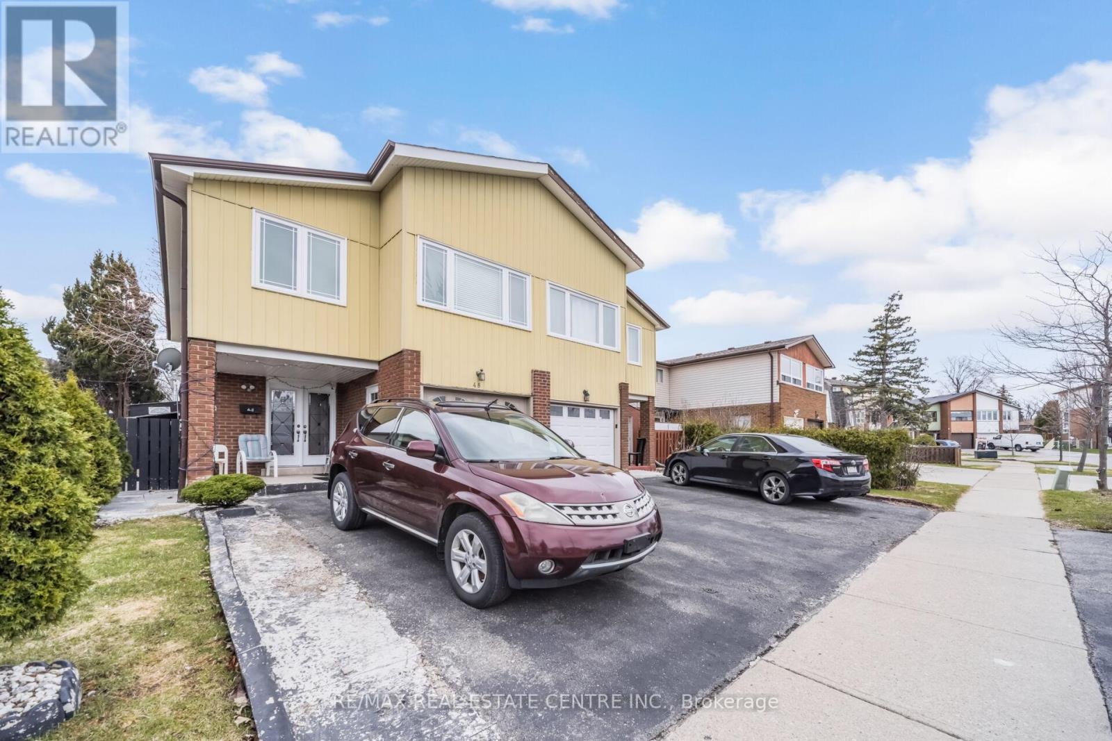 48 Horne Drive, Brampton, Ontario  L6V 2V3 - Photo 3 - W12970132
