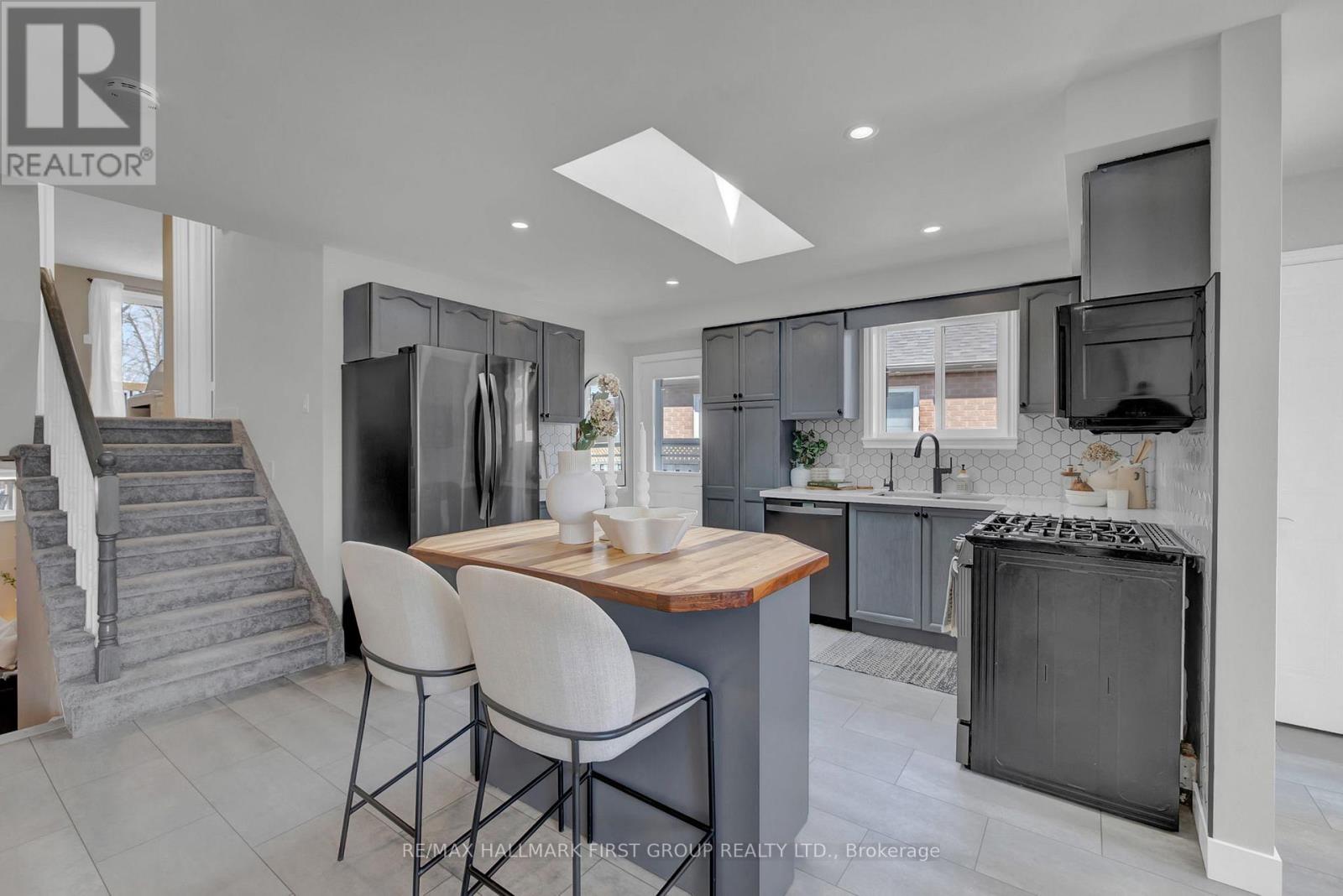 159 Sandringham Drive, Clarington, Ontario  L1E 2G6 - Photo 3 - E12970482