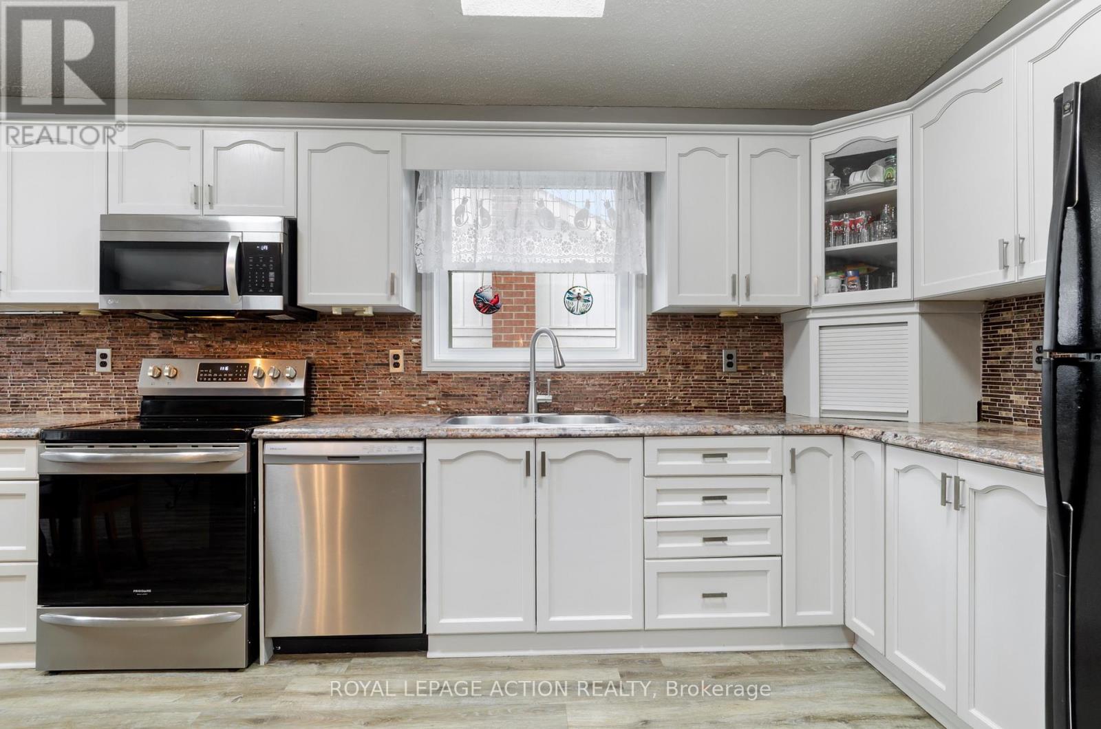 71 Barnes Avenue, Brantford, Ontario  N3R 4Y9 - Photo 6 - X12970024