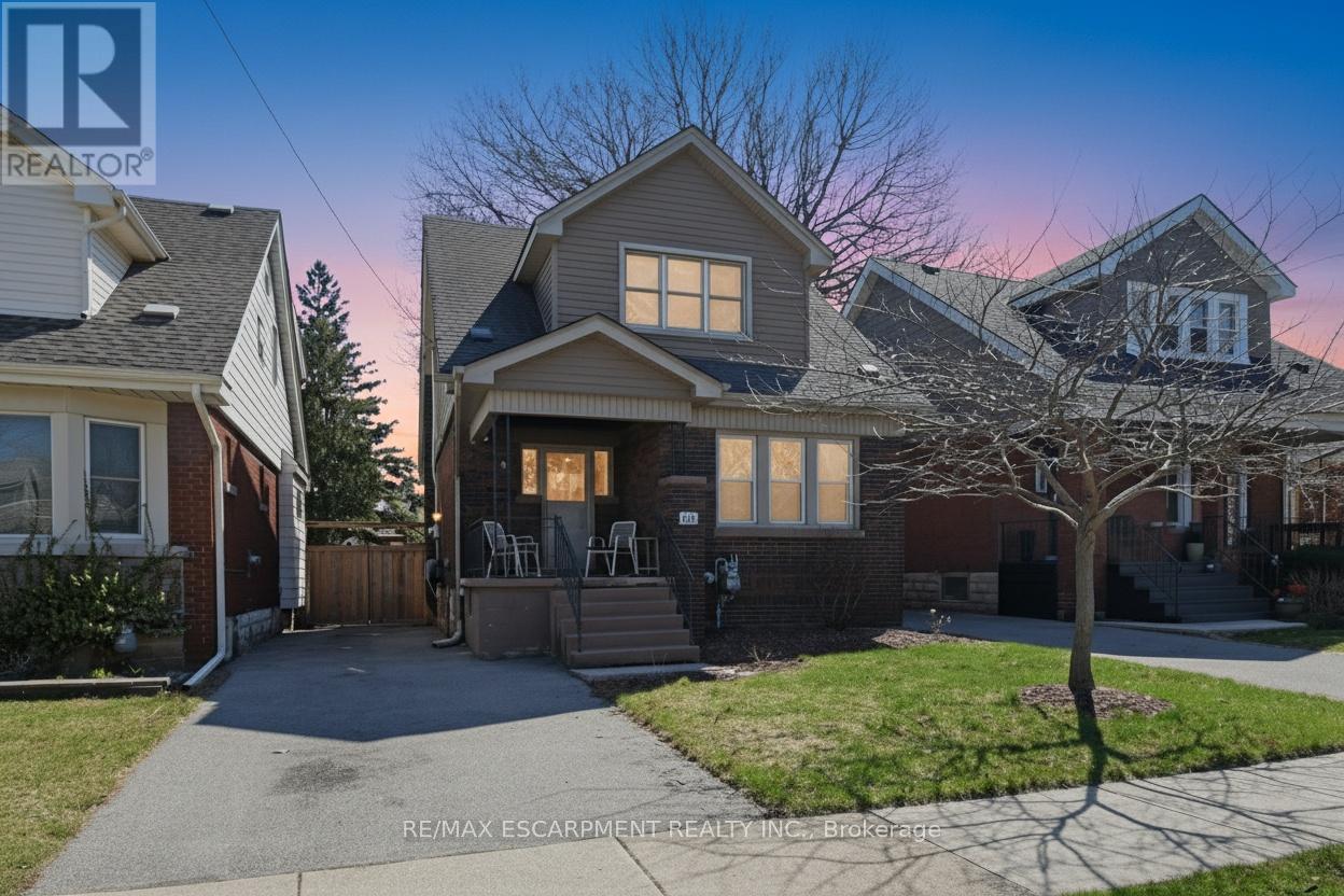 95 Huxley Avenue S, Hamilton, Ontario  L8K 2P7 - Photo 3 - X12970174