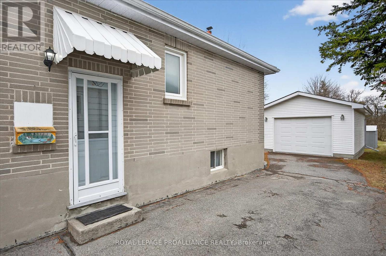 733 Cameron Street, Peterborough, Ontario  K9J 4A1 - Photo 37 - X12970514