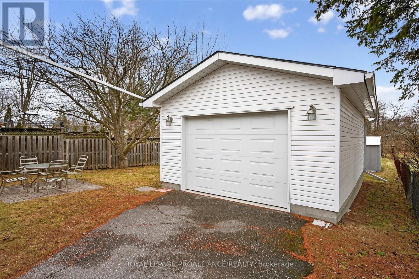 733 Cameron Street, Peterborough, Ontario  K9J 4A1 - Photo 39 - X12970514