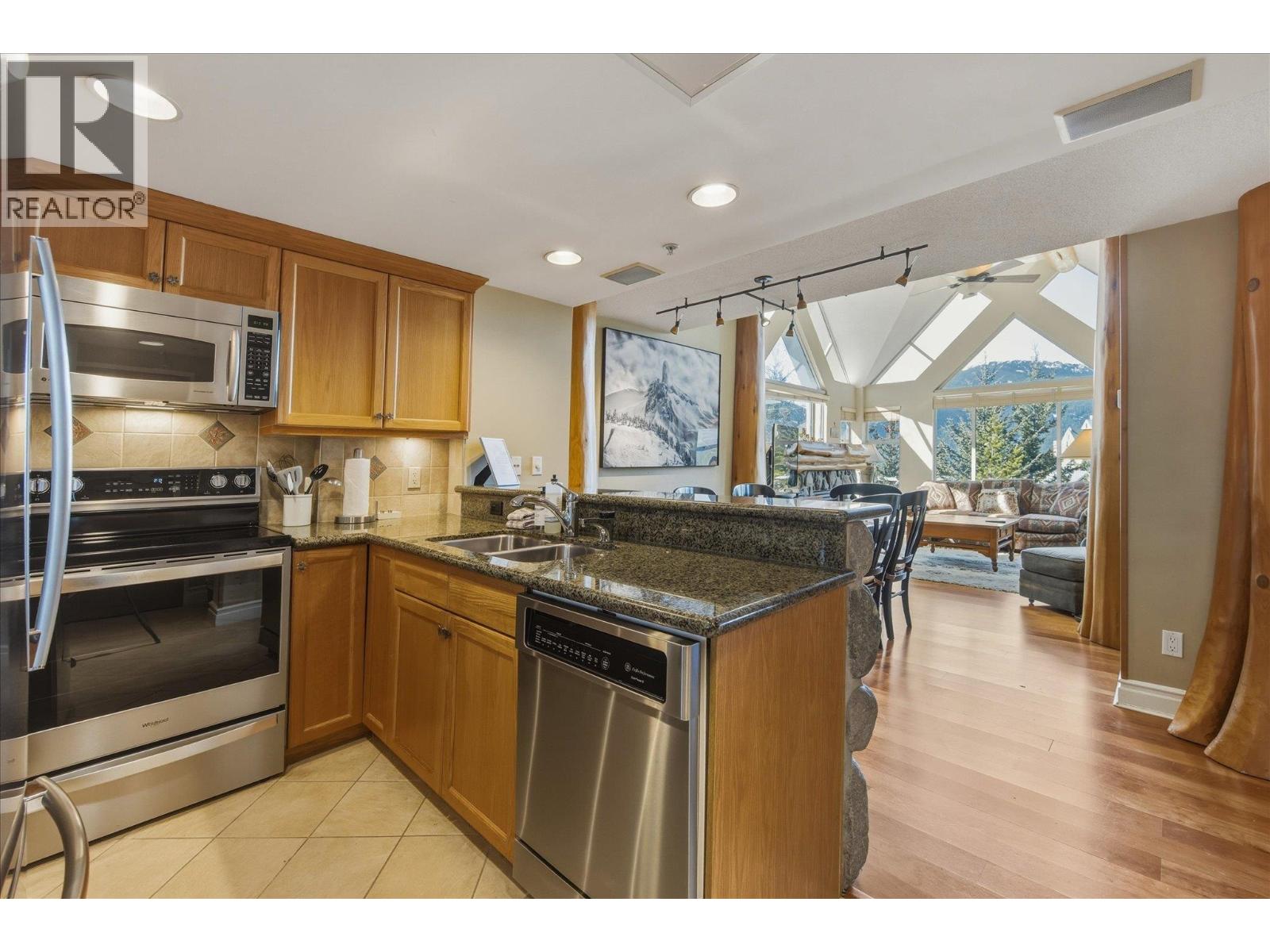 409 4910 Spearhead Place, Whistler, British Columbia  V0N 1B4 - Photo 13 - R3108188