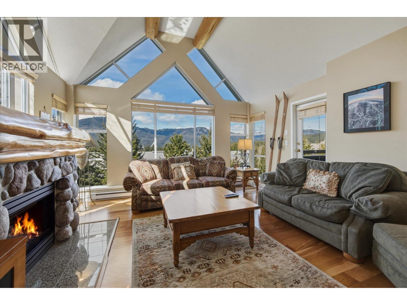 409 4910 Spearhead Place, Whistler, British Columbia  V0N 1B4 - Photo 4 - R3108188