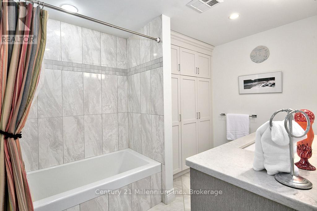 407 - 10 Bay Street E, Blue Mountains, Ontario  N0H 2P0 - Photo 23 - X12970070