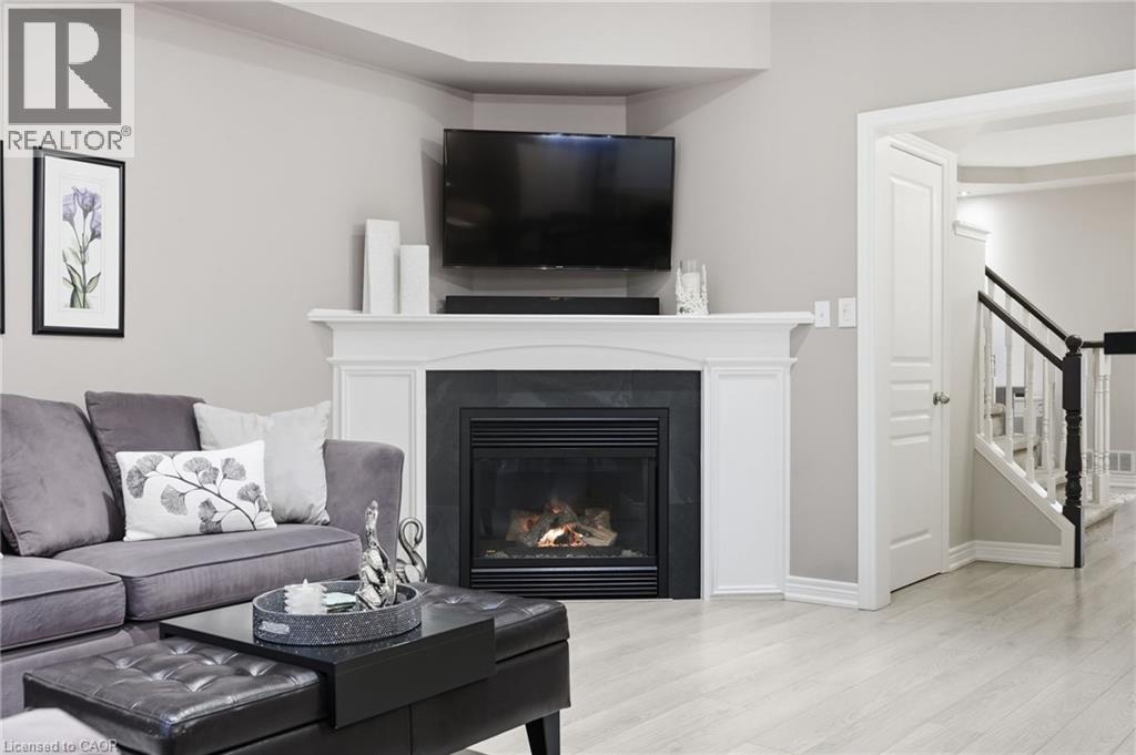 5317 Applegarth Drive, Burlington, Ontario  L7L 7E3 - Photo 9 - 40818235