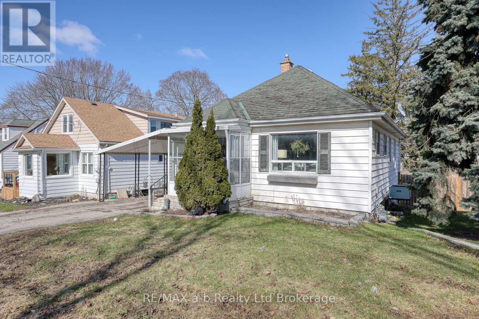 27 FYFE AVENUE, Woodstock, Ontario
