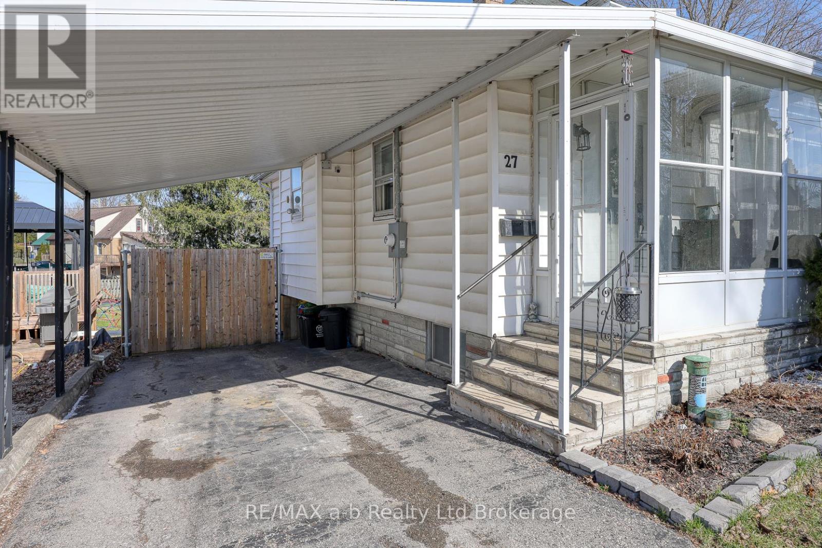 27 Fyfe Avenue, Woodstock, Ontario  N4S 3S5 - Photo 36 - X12923762