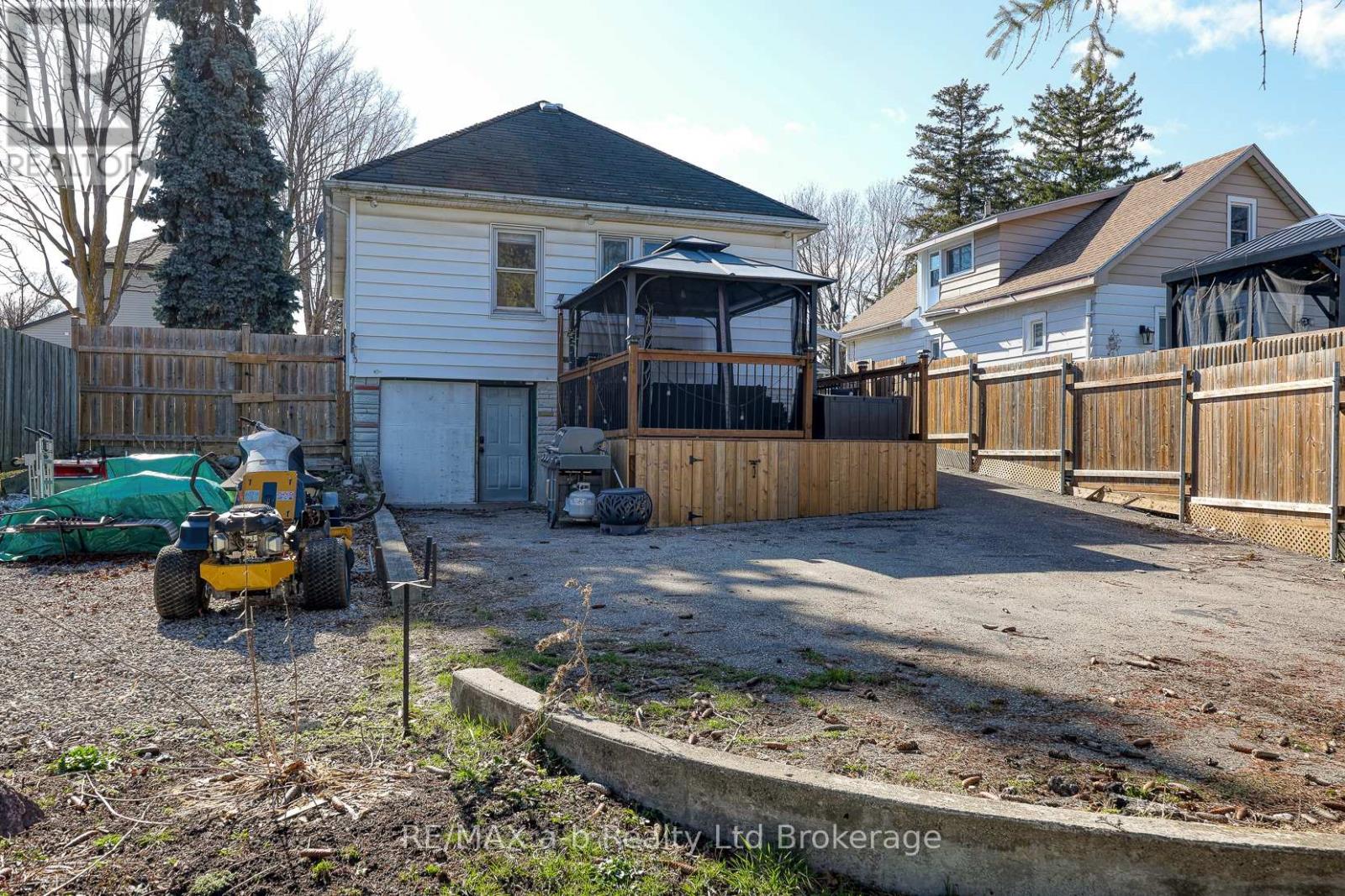 27 Fyfe Avenue, Woodstock, Ontario  N4S 3S5 - Photo 41 - X12923762