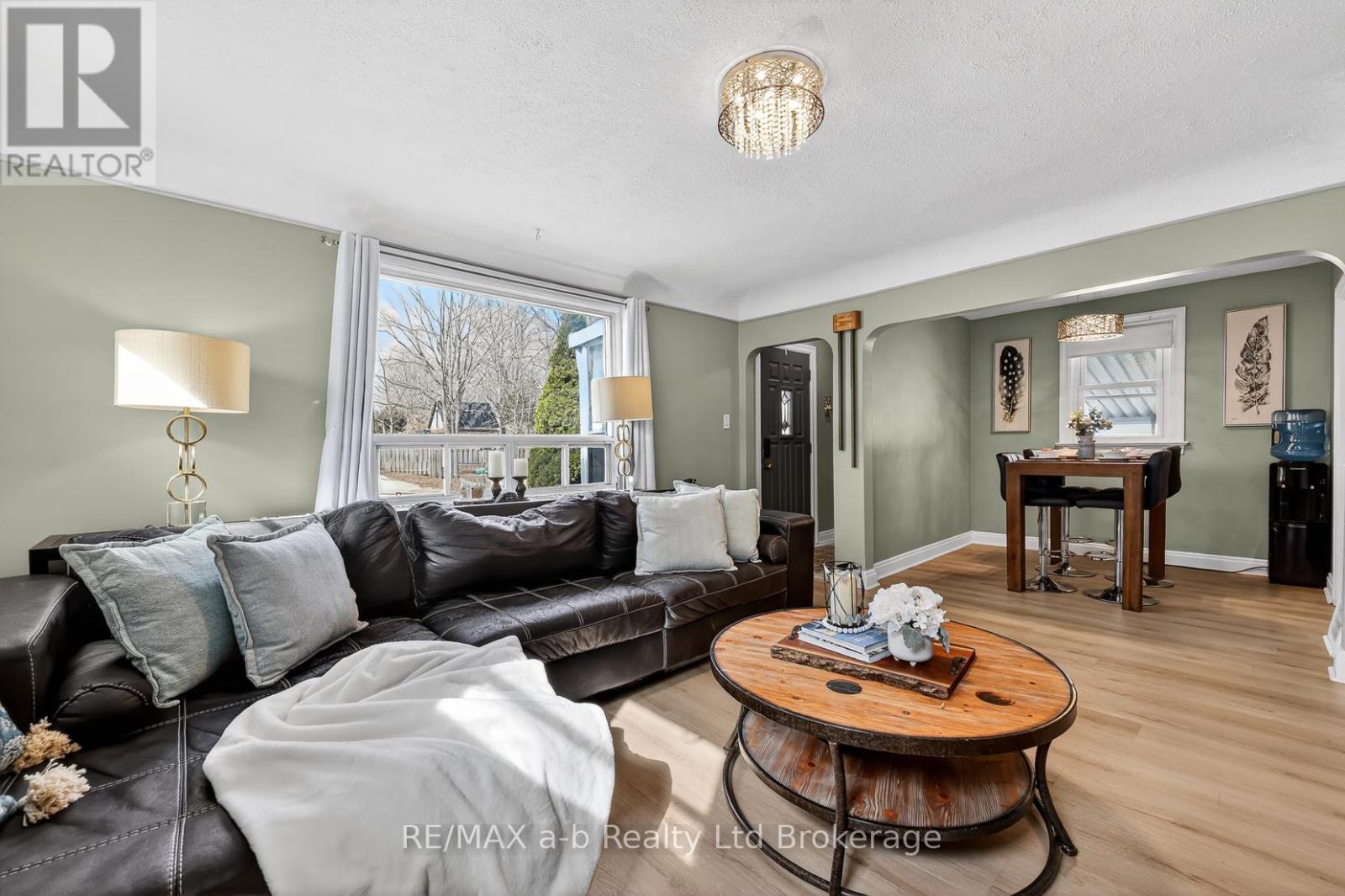 27 Fyfe Avenue, Woodstock, Ontario  N4S 3S5 - Photo 7 - X12923762