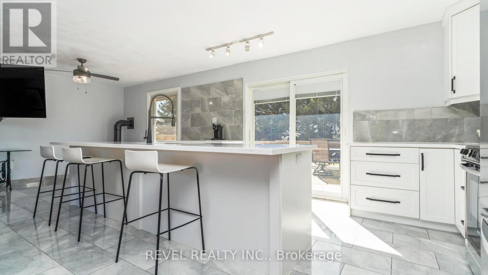 20875 Cherryhill Road, Thames Centre, Ontario  N0M 2M0 - Photo 10 - X12970226