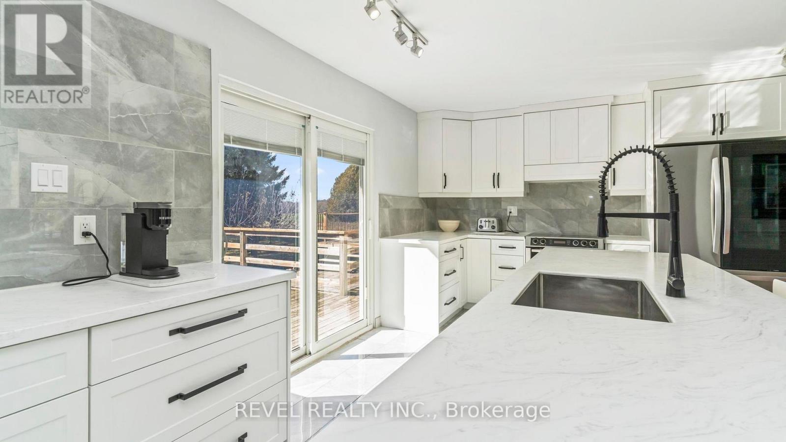 20875 Cherryhill Road, Thames Centre, Ontario  N0M 2M0 - Photo 8 - X12970226