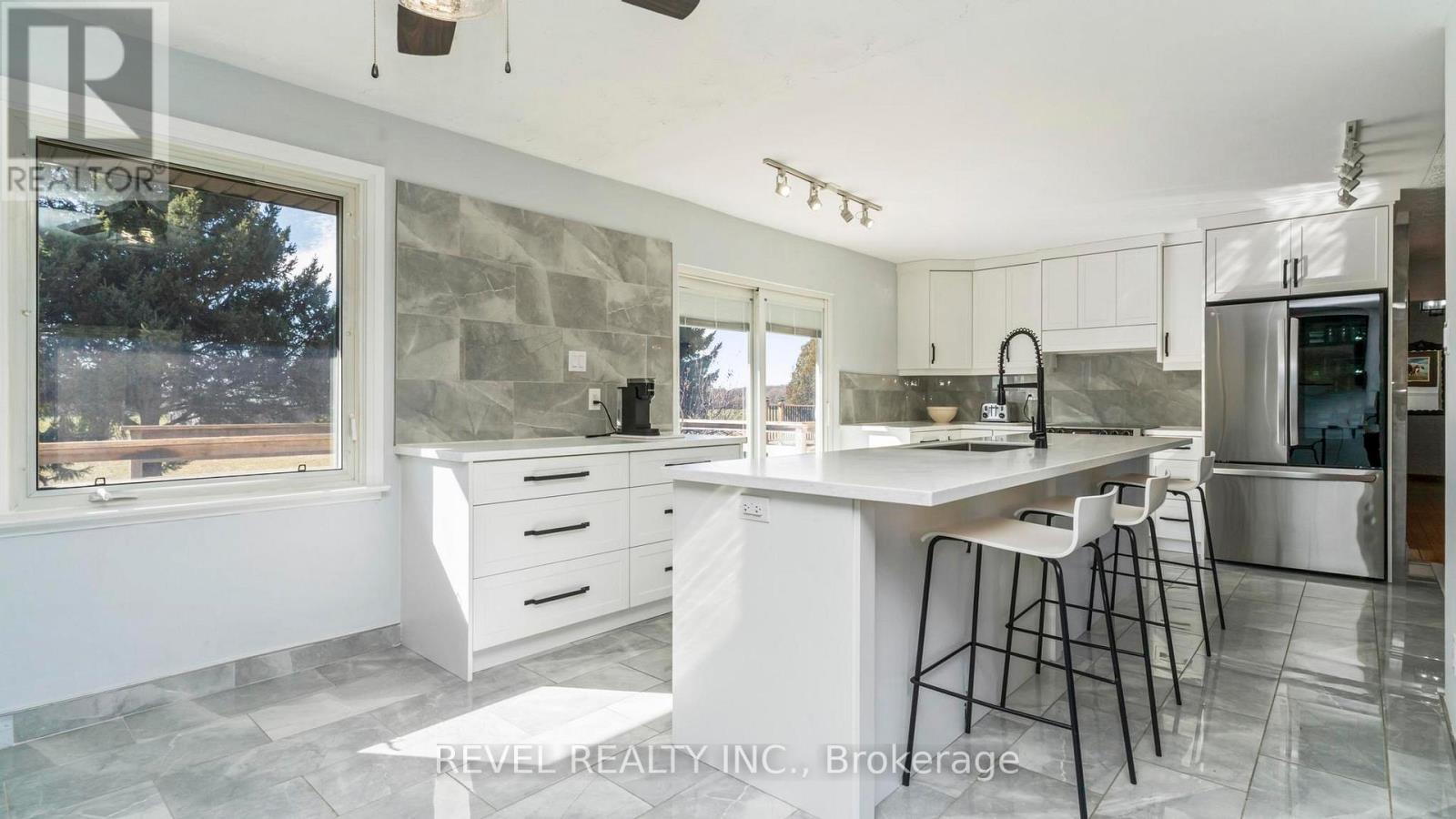 20875 Cherryhill Road, Thames Centre, Ontario  N0M 2M0 - Photo 9 - X12970226