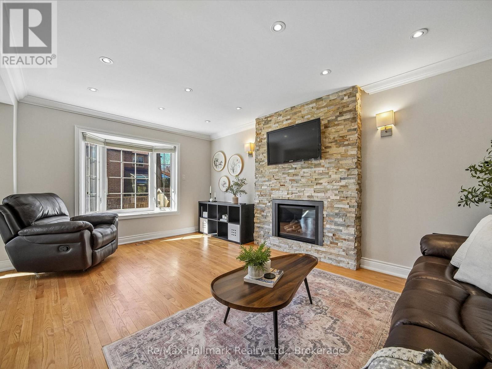 2103 Constance Drive, Oakville, Ontario  L6J 5V1 - Photo 13 - W12970324