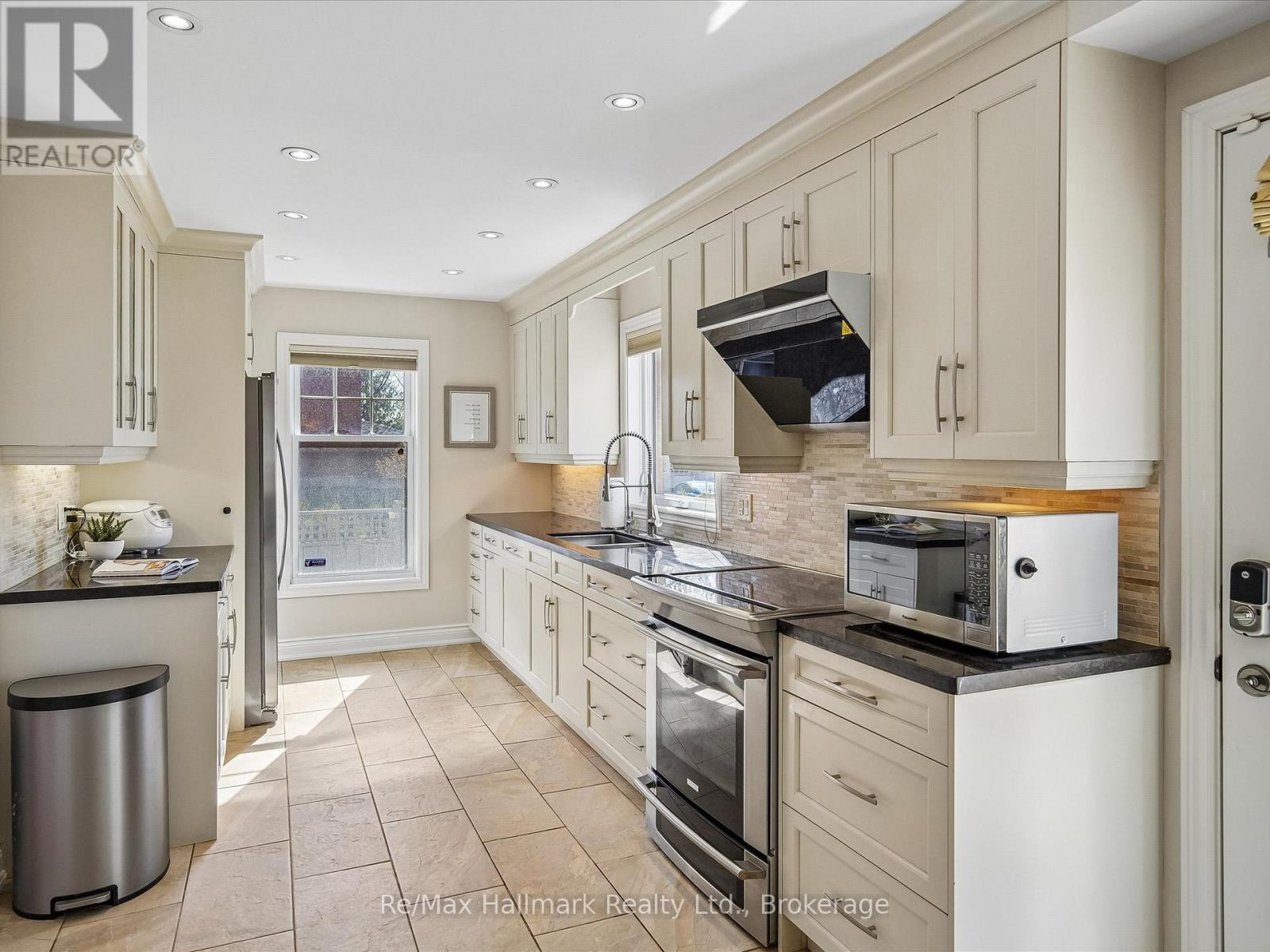 2103 Constance Drive, Oakville, Ontario  L6J 5V1 - Photo 21 - W12970324