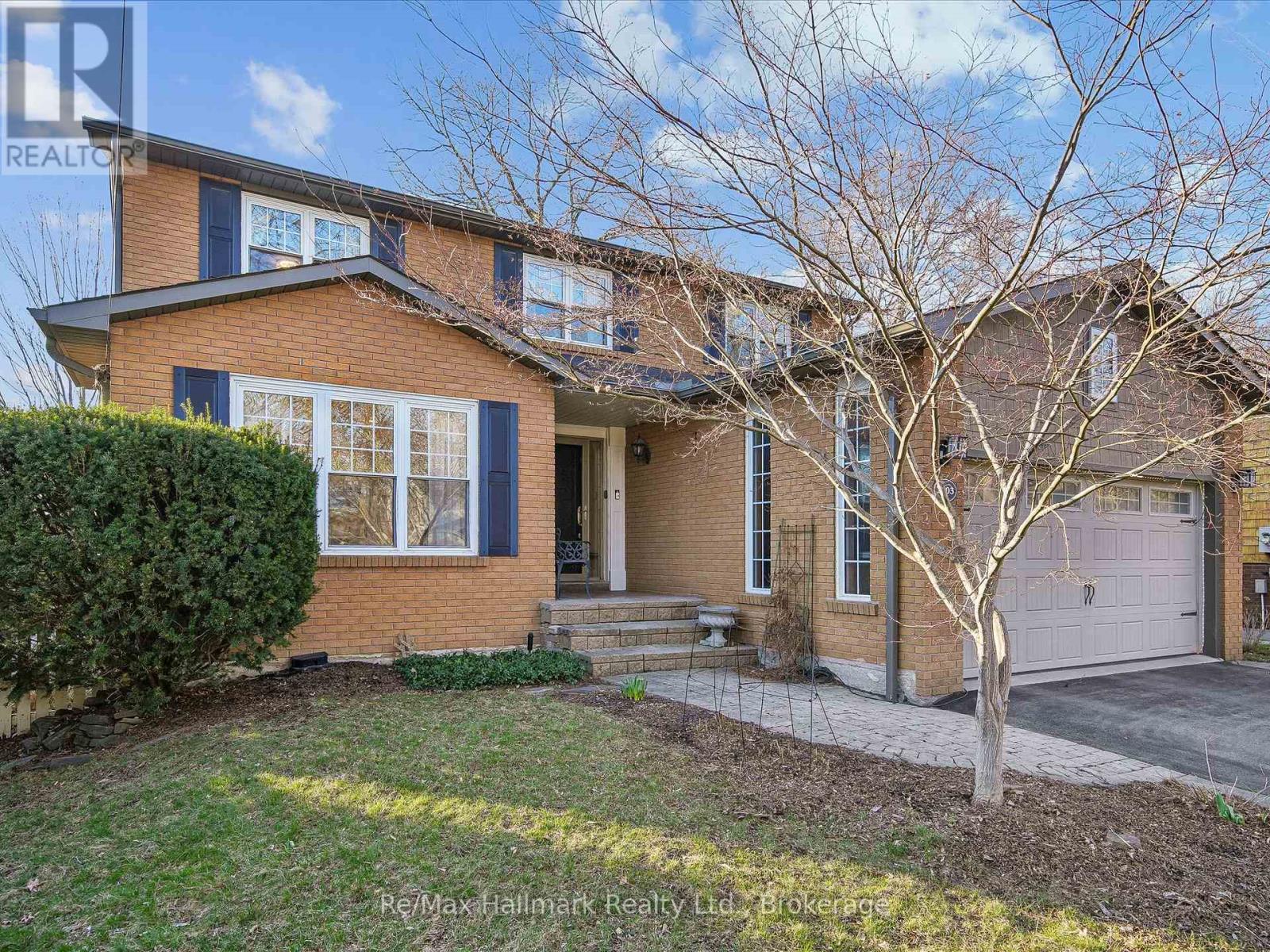 2103 Constance Drive, Oakville, Ontario  L6J 5V1 - Photo 3 - W12970324