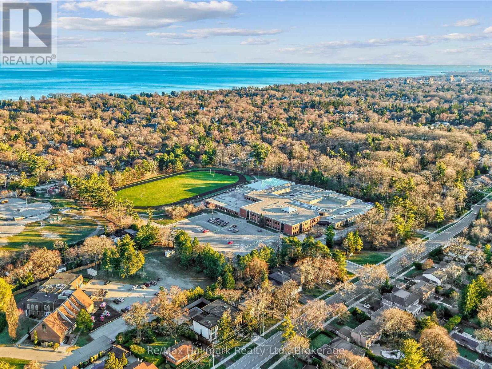 2103 Constance Drive, Oakville, Ontario  L6J 5V1 - Photo 46 - W12970324