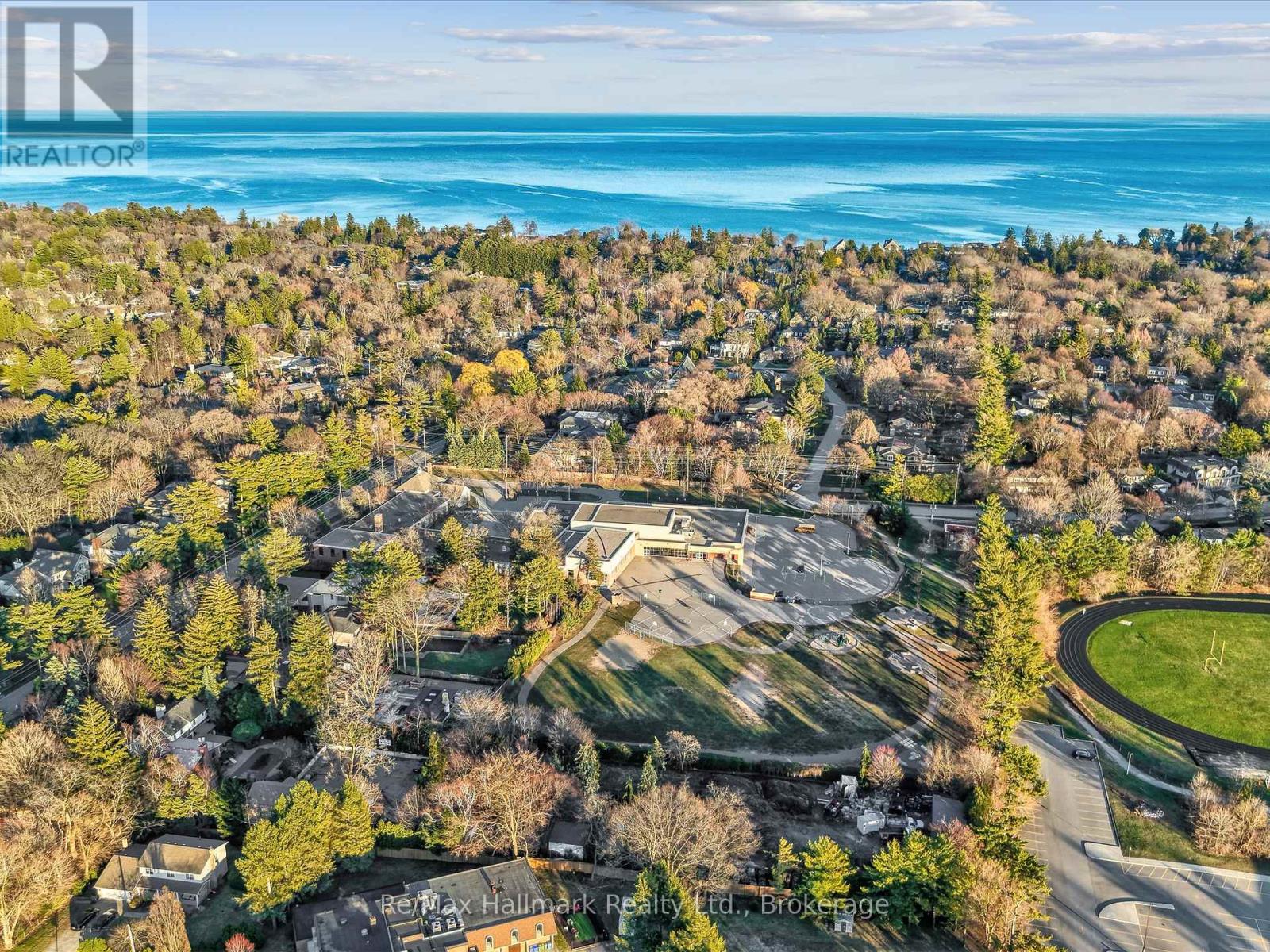 2103 Constance Drive, Oakville, Ontario  L6J 5V1 - Photo 47 - W12970324