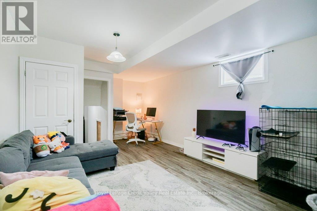 376 Hansen Road N, Brampton, Ontario  L6V 3P7 - Photo 21 - W12970386