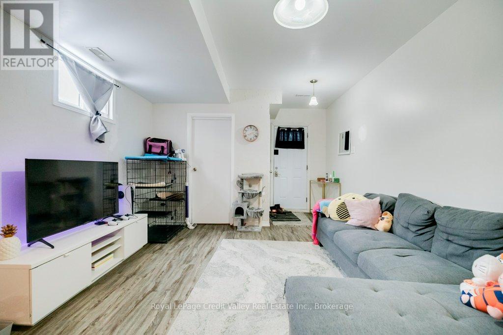 376 Hansen Road N, Brampton, Ontario  L6V 3P7 - Photo 23 - W12970386