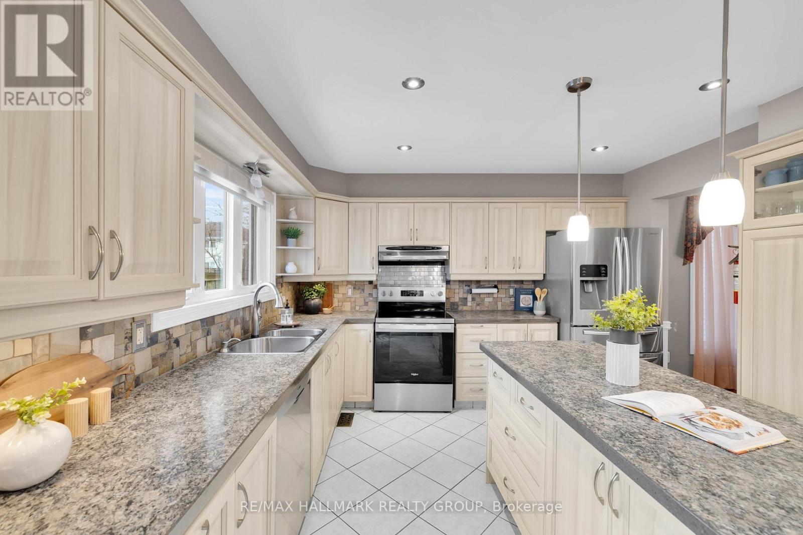 5 Ellisson Way, Ottawa, Ontario  K1G 4N9 - Photo 12 - X12970302