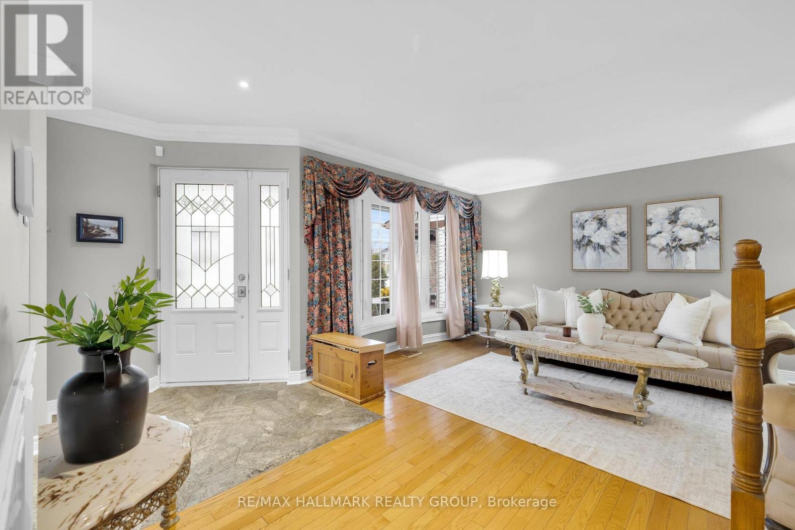 5 Ellisson Way, Ottawa, Ontario  K1G 4N9 - Photo 4 - X12970302