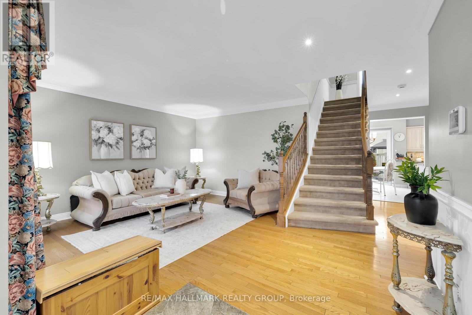 5 Ellisson Way, Ottawa, Ontario  K1G 4N9 - Photo 5 - X12970302