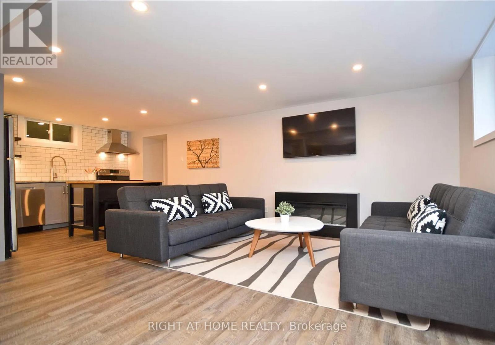 118 LOWER CHARLOTTE STREET, Ottawa, Ontario