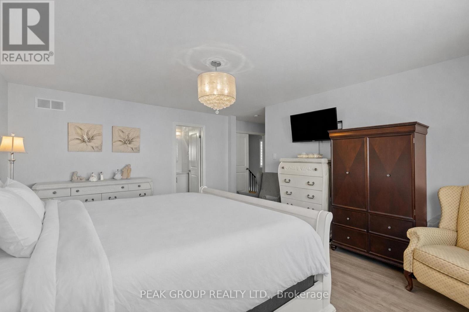 53 Dominion Crescent, Niagara-On-The-Lake, Ontario  L0S 1J1 - Photo 19 - X12970334