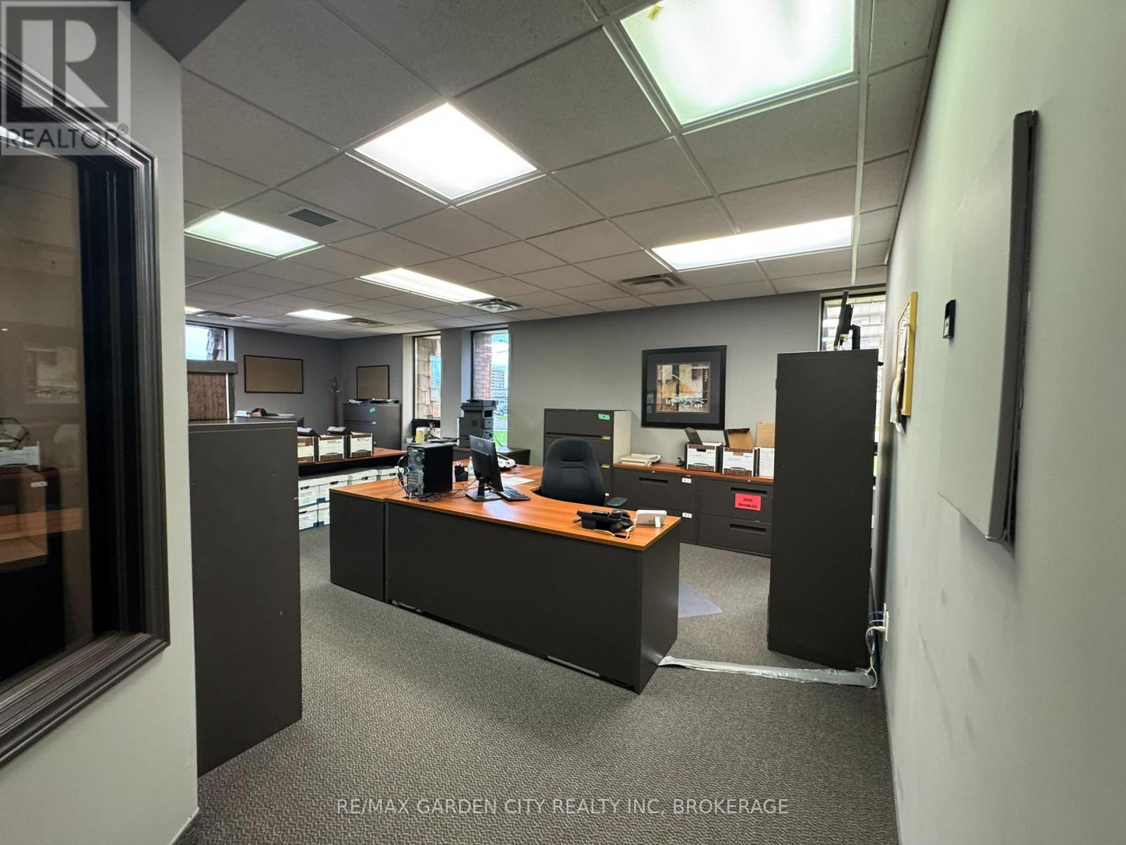 2nd Floor - 236 Glenridge Avenue, St. Catharines, Ontario  L2T 3J9 - Photo 11 - X12970344