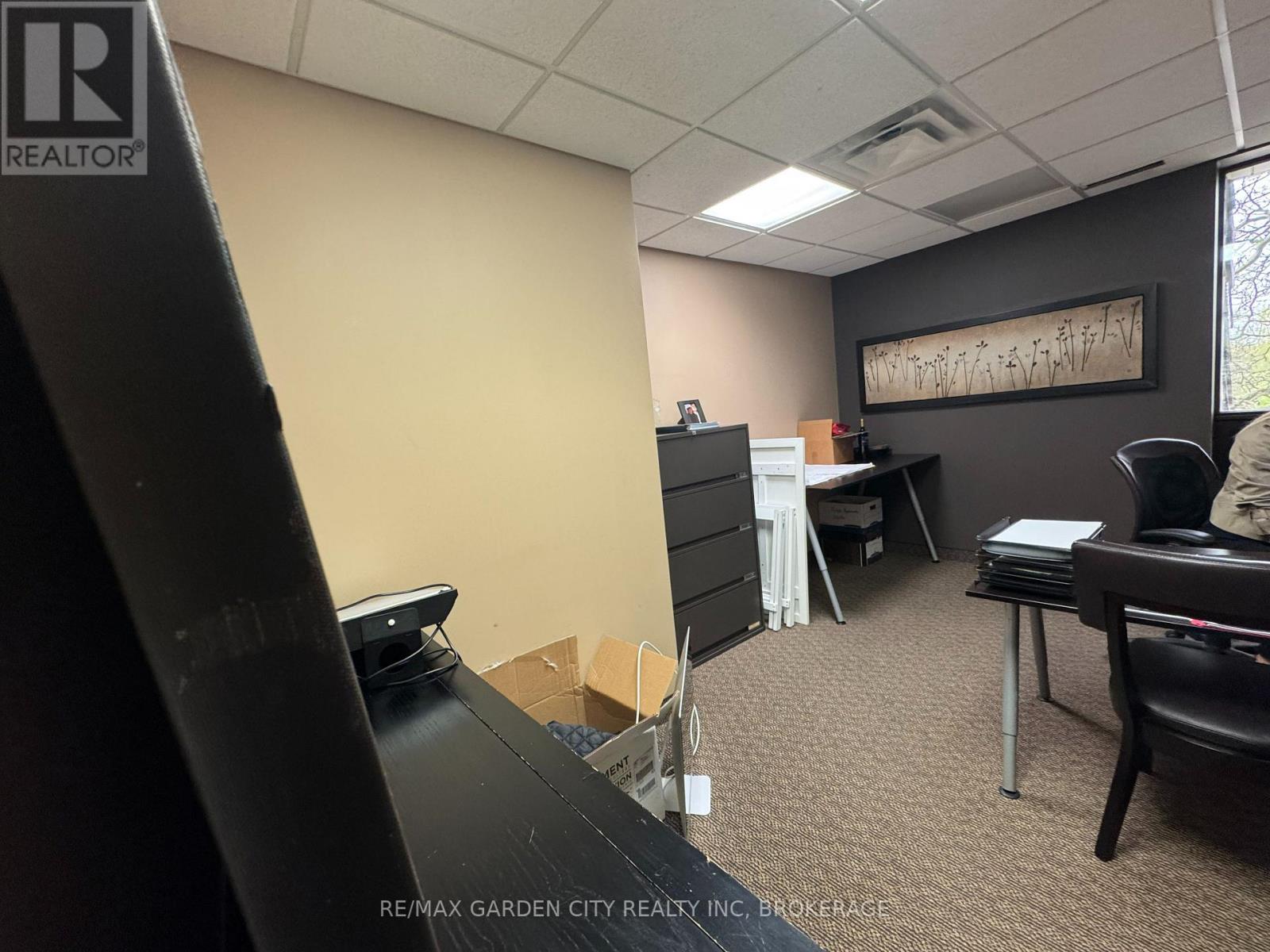 2nd Floor - 236 Glenridge Avenue, St. Catharines, Ontario  L2T 3J9 - Photo 13 - X12970344