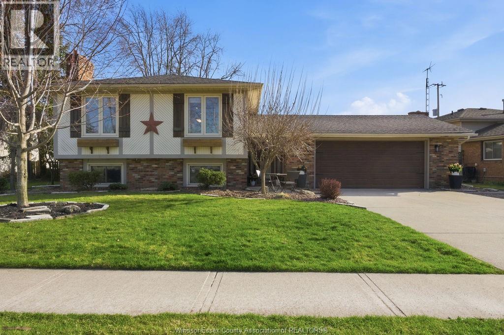 MLS# 26007403: 310 MAPLE AVENUE, LaSalle, Canada