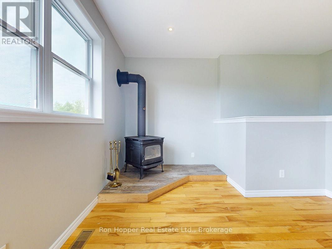 123025 Story Book Park Road, Meaford, Ontario  N4K 5N6 - Photo 11 - X12970452