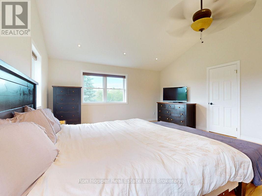 123025 Story Book Park Road, Meaford, Ontario  N4K 5N6 - Photo 15 - X12970452