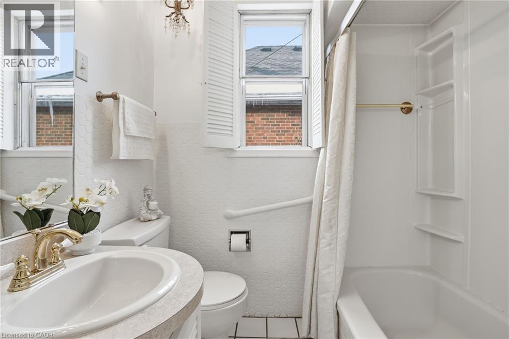 153 Parkview Drive, Hamilton, Ontario  L8S 3Y4 - Photo 14 - 40804872