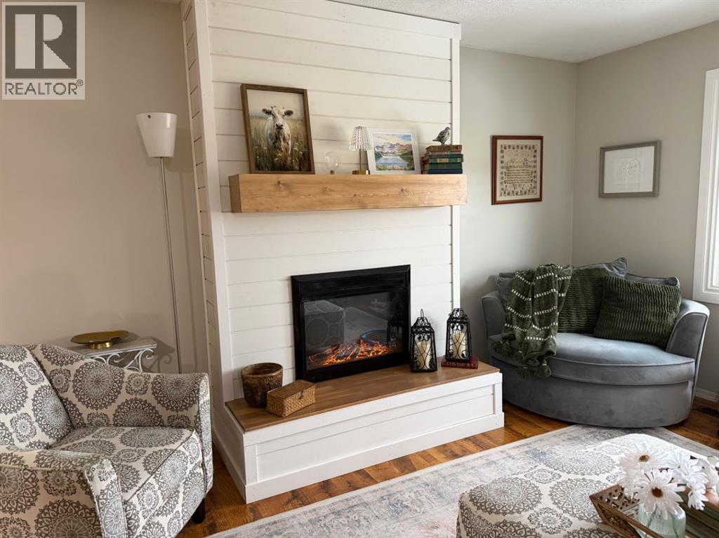 6107 Enevold Drive, Camrose, Alberta  T4V 3J7 - Photo 4 - A2297262