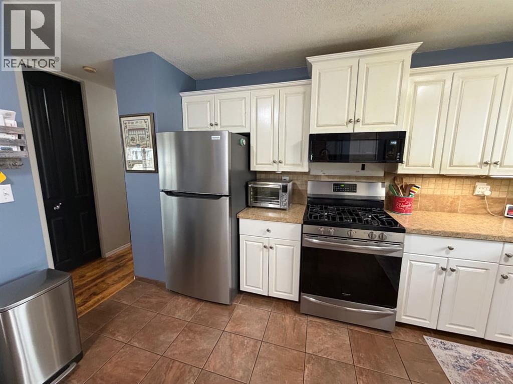 6107 Enevold Drive, Camrose, Alberta  T4V 3J7 - Photo 10 - A2297262