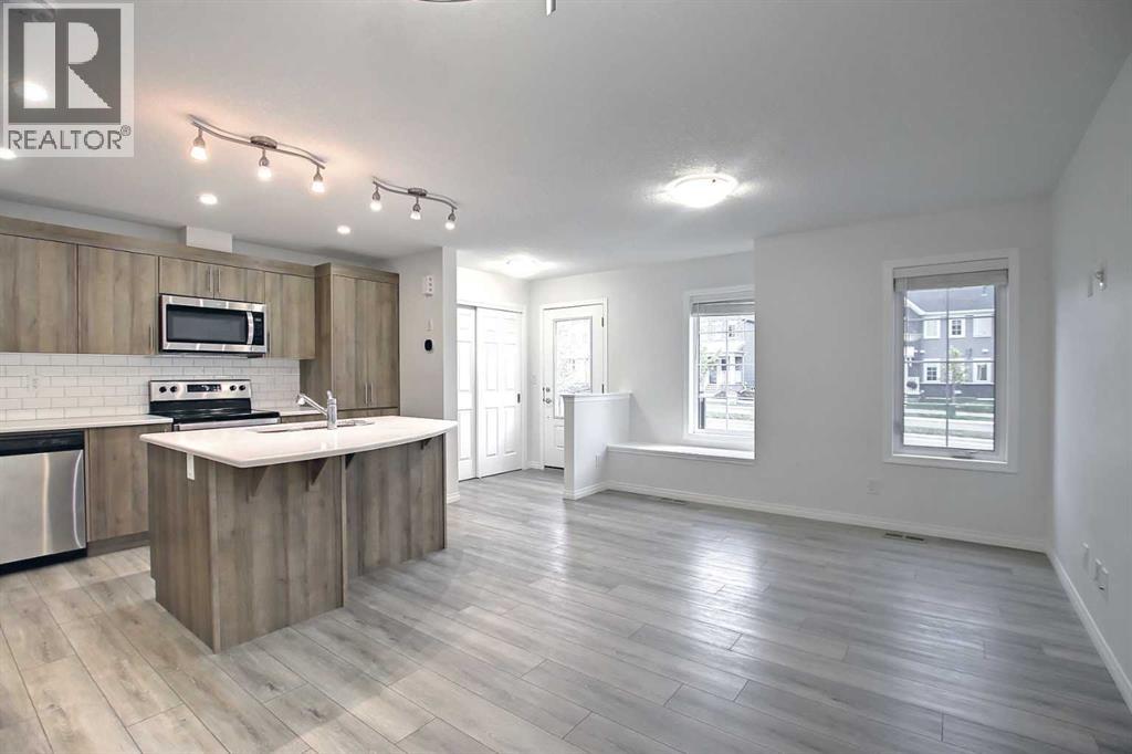 39 Yorkville Boulevard SW, Calgary, Alberta  T2X 4K2 - Photo 3 - A2287544