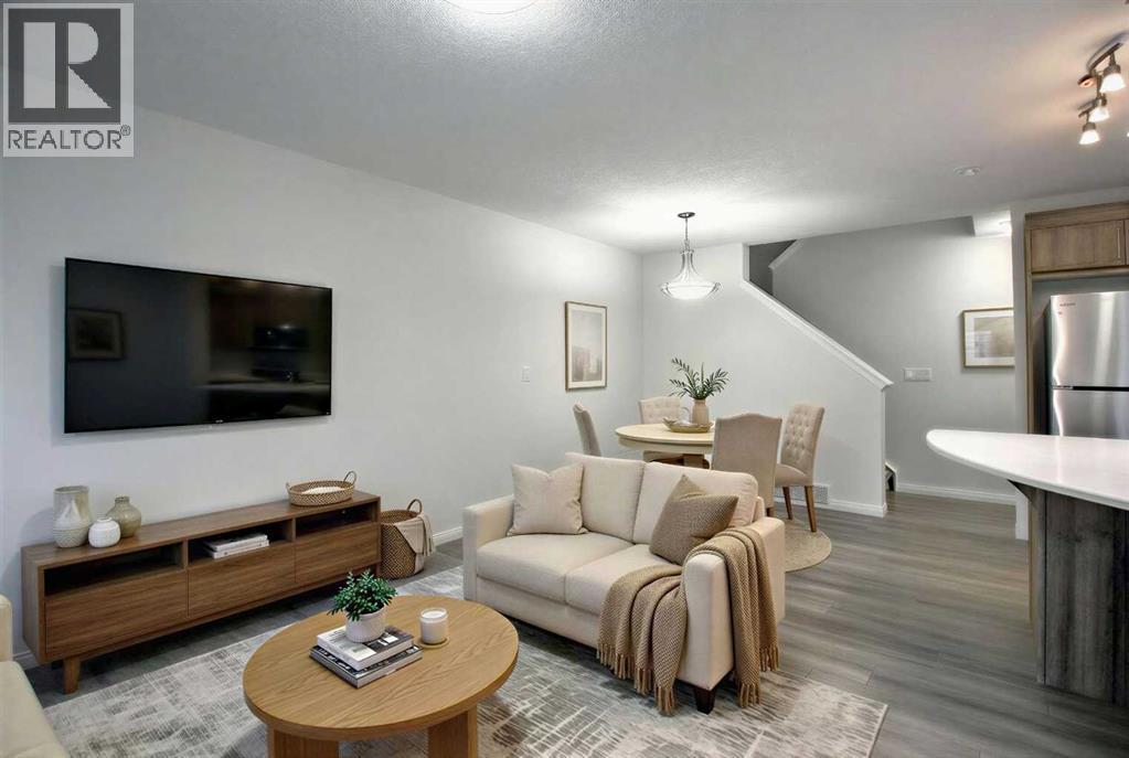 39 Yorkville Boulevard SW, Calgary, Alberta  T2X 4K2 - Photo 2 - A2287544