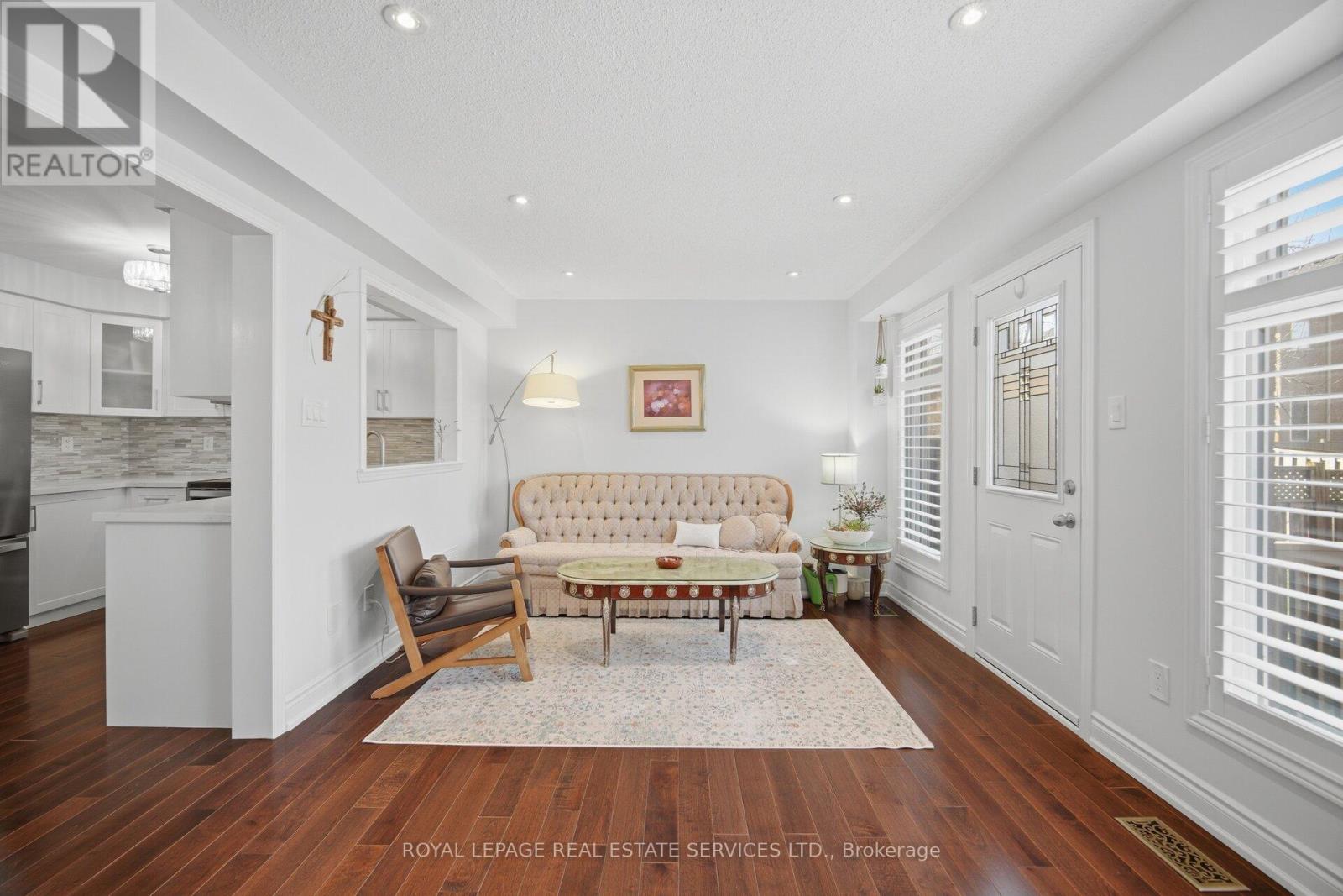 3749 Nightstar Drive, Mississauga, Ontario  L5M 8A5 - Photo 10 - W12970074