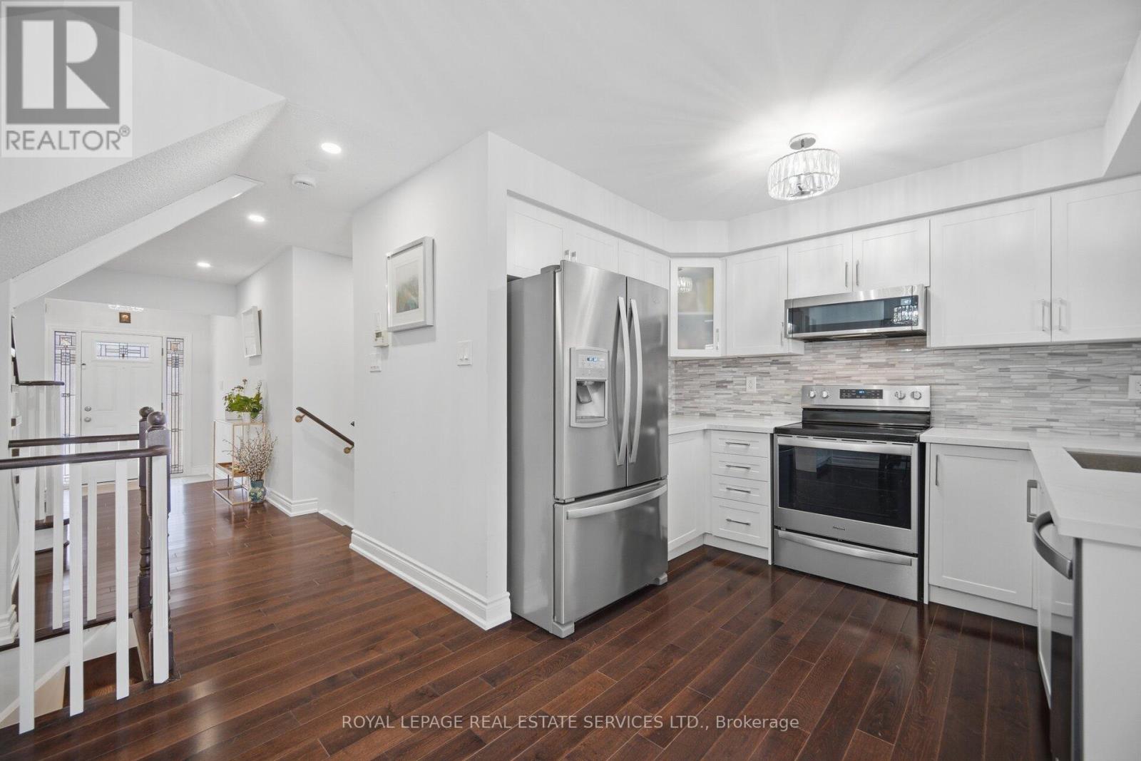 3749 Nightstar Drive, Mississauga, Ontario  L5M 8A5 - Photo 16 - W12970074