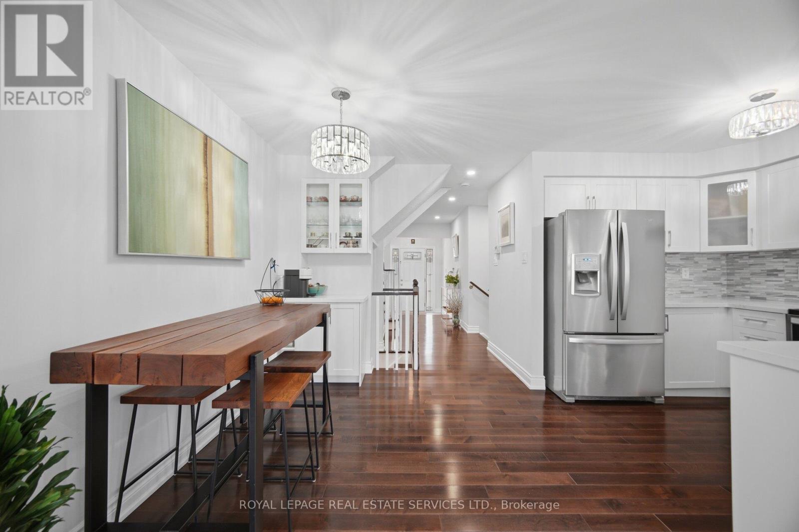 3749 Nightstar Drive, Mississauga, Ontario  L5M 8A5 - Photo 6 - W12970074