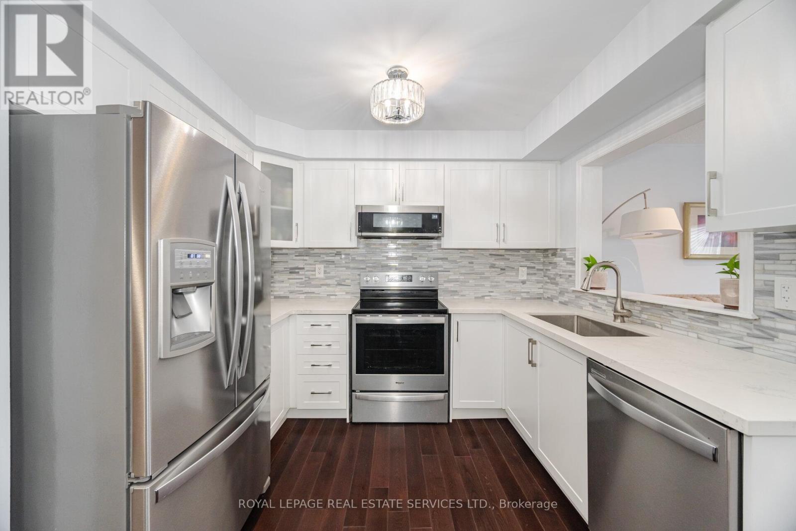 3749 Nightstar Drive, Mississauga, Ontario  L5M 8A5 - Photo 13 - W12970074