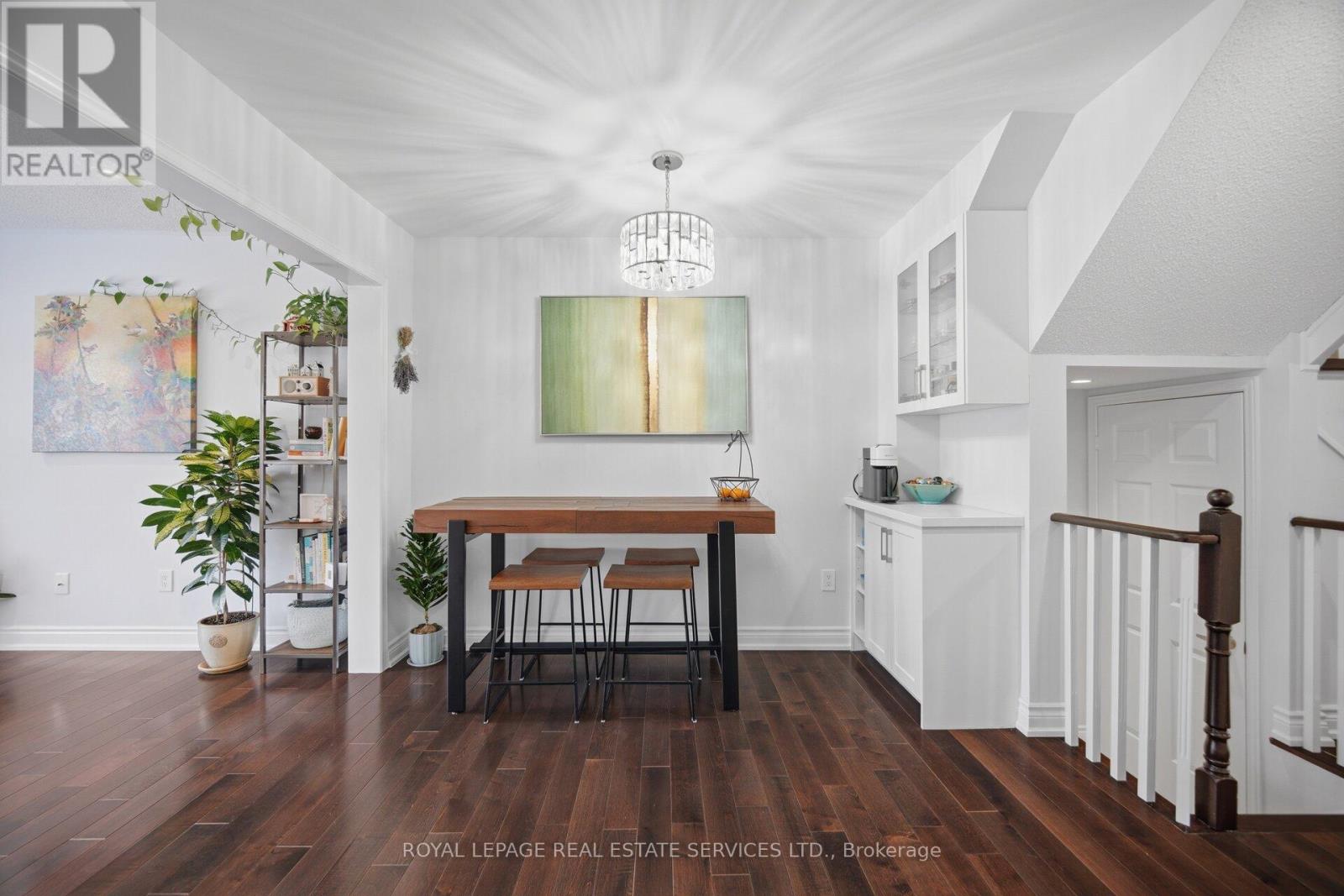 3749 Nightstar Drive, Mississauga, Ontario  L5M 8A5 - Photo 7 - W12970074