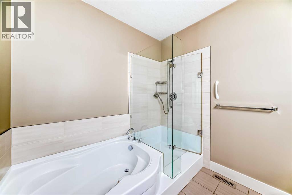 520 Rocky Vista Gardens Nw, Calgary, Alberta  T3G 0B7 - Photo 25 - A2297571