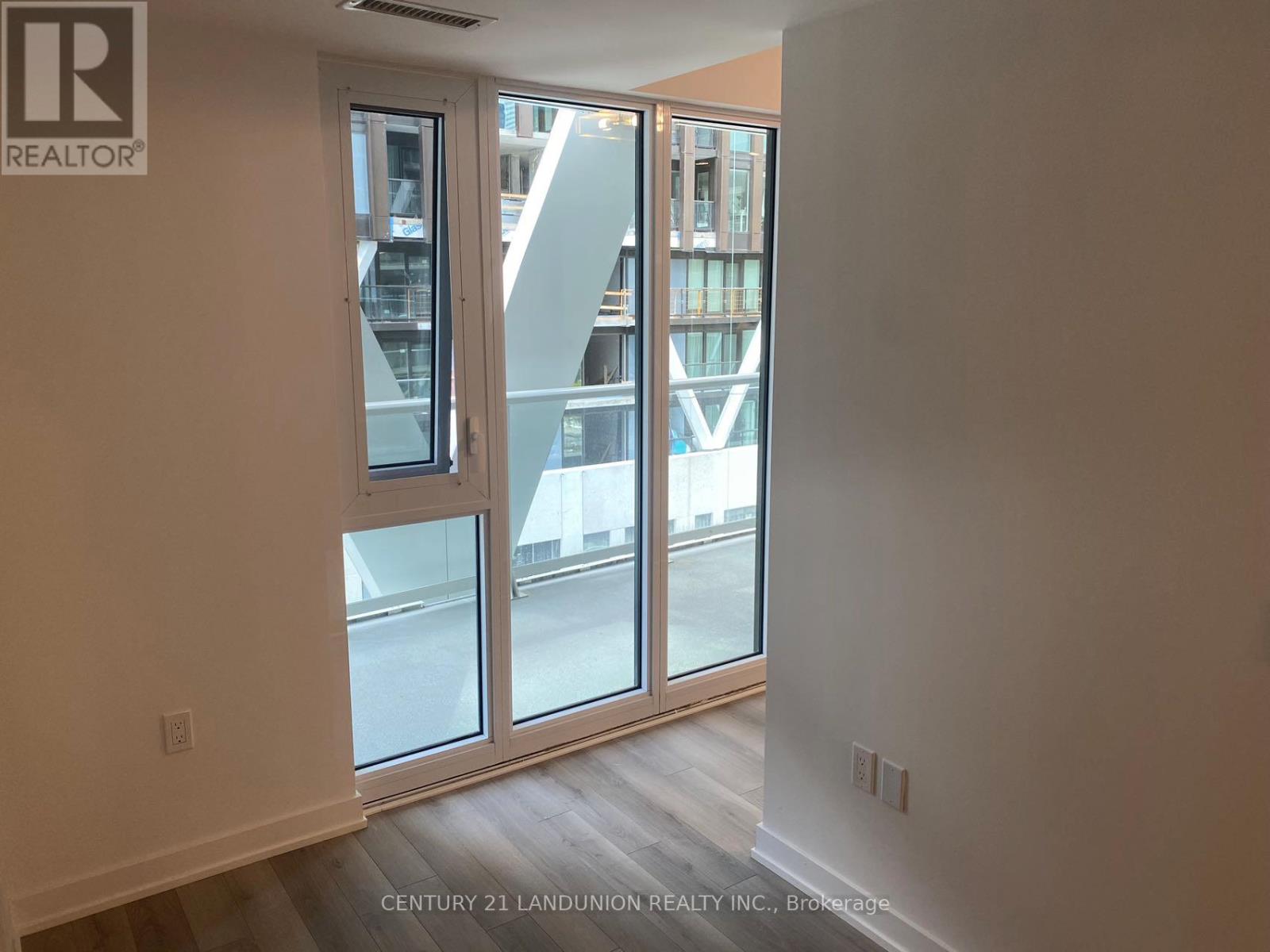 1336 - 230 Simcoe Street, Toronto (Kensington-Chinatown), Ontario  M5T 0G7 - Photo 4 - C12970202