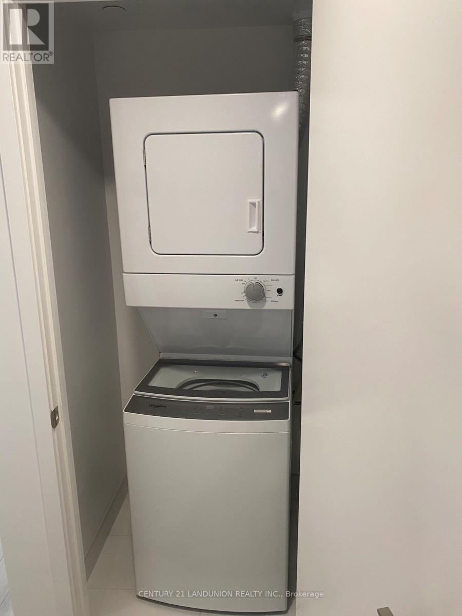 1336 - 230 Simcoe Street, Toronto (Kensington-Chinatown), Ontario  M5T 0G7 - Photo 8 - C12970202