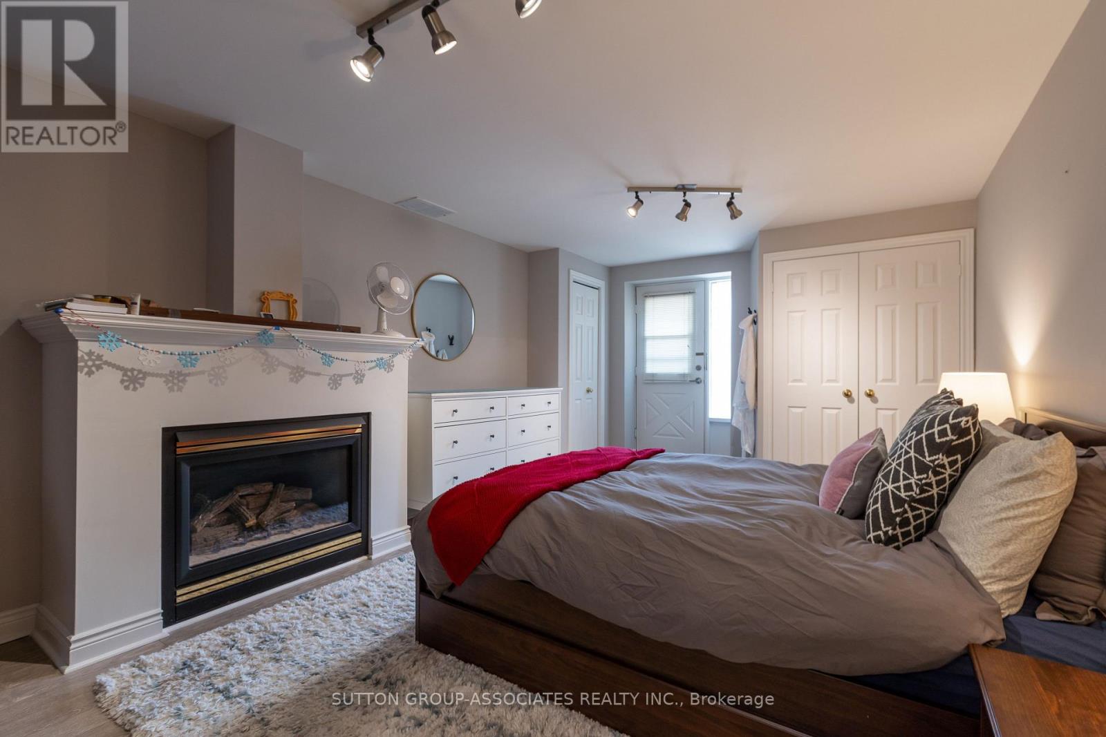 1 - 26 Alcina Avenue, Toronto, Ontario  M6G 2E8 - Photo 14 - C12970210