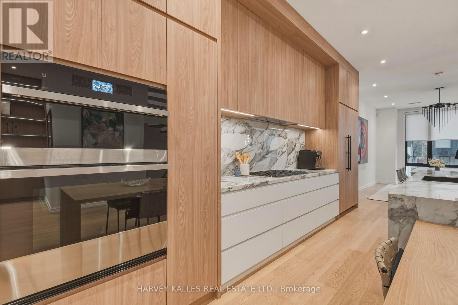 45 Gloucester Grove, Toronto, Ontario  M6C 2A2 - Photo 14 - C12970230